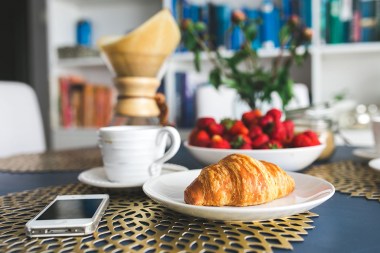 kaboompics.com_Croissants-and-strawberry-for-breakfast4